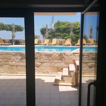 Villiana Aparthotel 3*